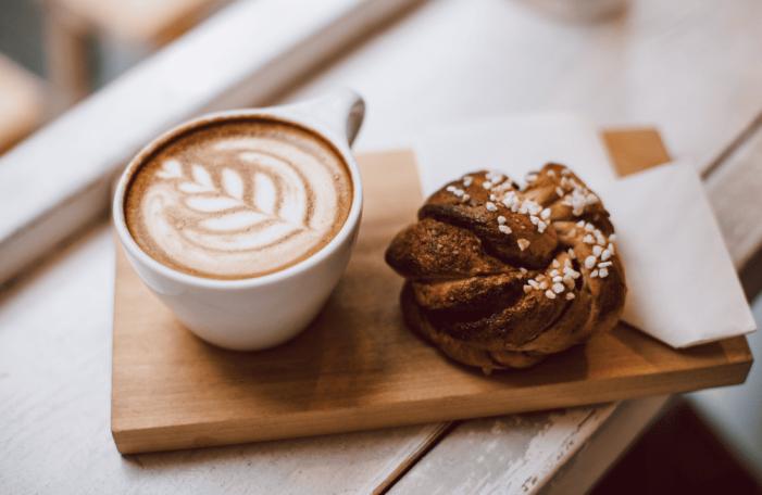 Answering questions about post-double eyelid surgery care: Is it okay to drink coffee after surgery? And other aftercare questions.